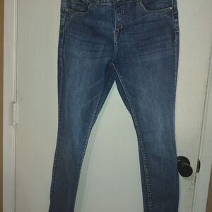 Women's Skinny Jeans in Mid Blue Wash